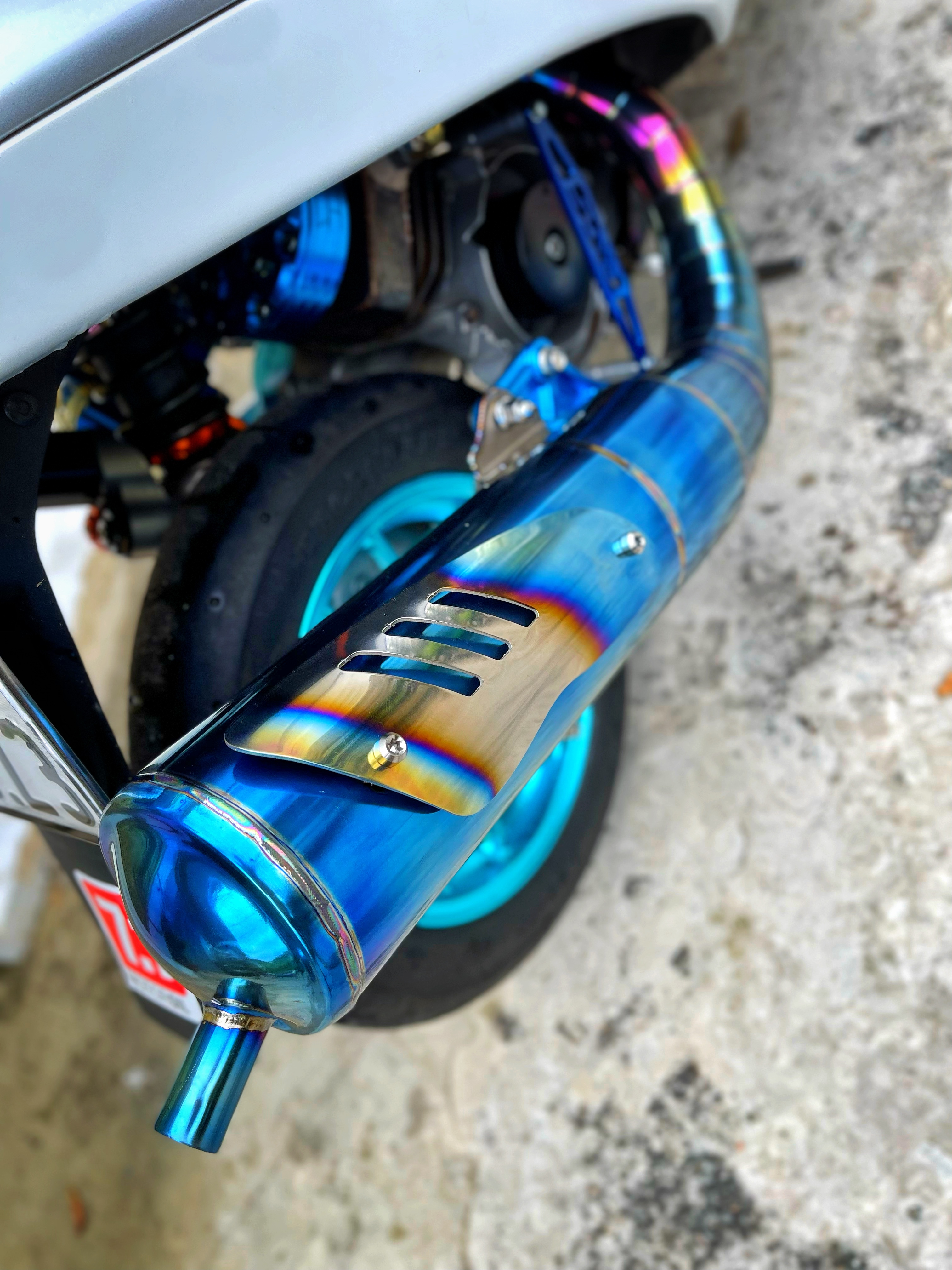 2.0.6 Titanium Silent Street